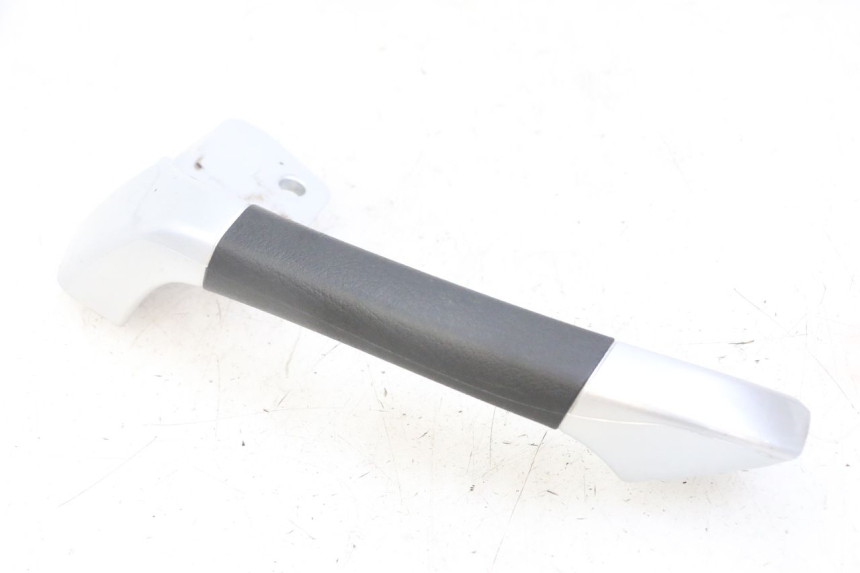 photo de POIGNEE ARRIERE DROITE  PIAGGIO MP3 LT 300 (2010 - 2016) - Vue principale