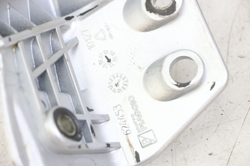 photo de POIGNEE ARRIERE DROITE  PIAGGIO MP3 LT 300 (2010 - 2016) - Gros plan technique