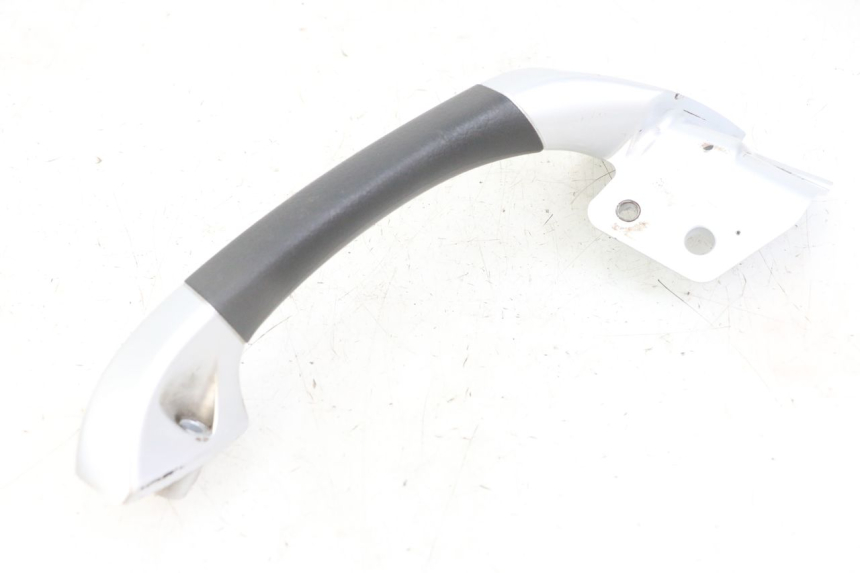 photo de POIGNEE ARRIERE DROITE  PIAGGIO MP3 LT 300 (2010 - 2016) - Points de fixation