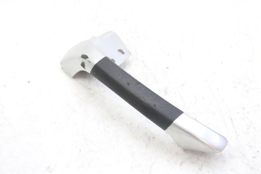 photo de POIGNEE ARRIERE DROITE PIAGGIO MP3 RL 250 (2006 - 2010) - Gros plan technique