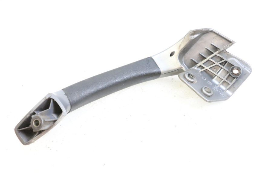 photo de POIGNEE ARRIERE DROITE  PIAGGIO MP3 125 (2006 - 2014) - Détail de la pièce