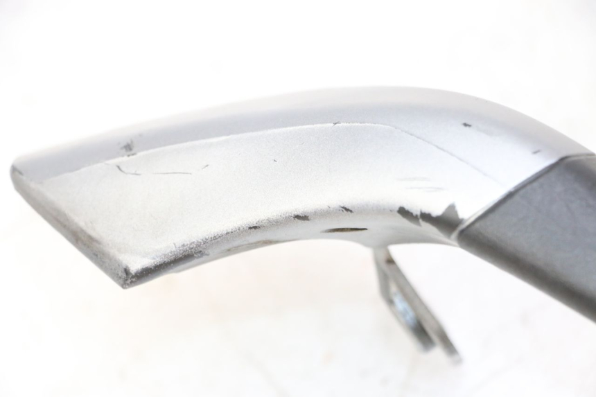 photo de POIGNEE ARRIERE DROITE  PIAGGIO MP3 125 (2006 - 2014) - Points de fixation