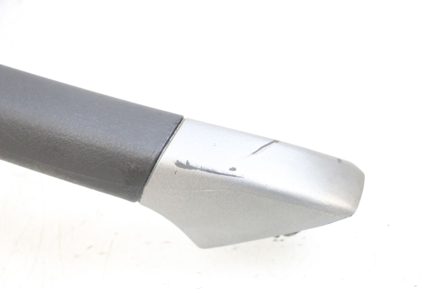 photo de POIGNEE ARRIERE DROITE  PIAGGIO MP3 125 (2006 - 2014) - Pièce contrôlée