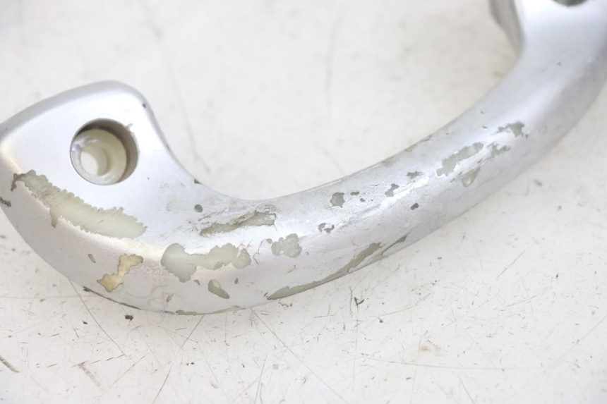 photo de POIGNEE ARRIERE DROITE YAMAHA NEOS NEO'S 4T 50 (2008 - 2016) - Détail de la pièce