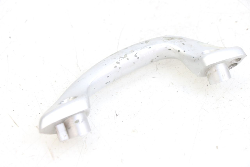 photo de POIGNEE ARRIERE DROITE YAMAHA NEOS NEO'S 4T 50 (2008 - 2016) - Gros plan technique