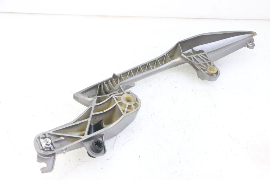 photo de POIGNEE ARRIERE DROITE  HONDA NTV DEAUVILLE ABS 700 (2007 - 2016) - Vue d’ensemble