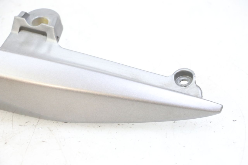 photo de POIGNEE ARRIERE DROITE  HONDA NTV DEAUVILLE ABS 700 (2007 - 2016) - Marquages et références