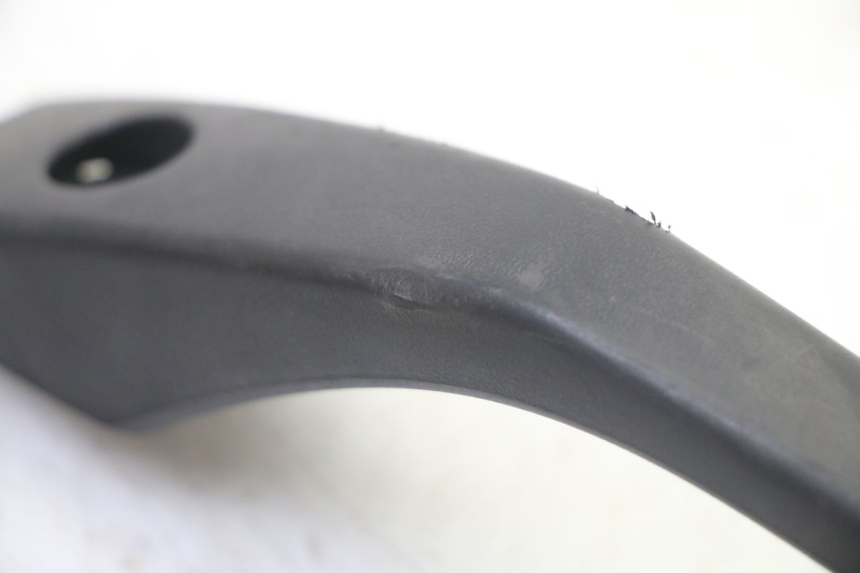 photo de POIGNEE ARRIERE DROITE  GILERA RUNNER SP 50 (2006 - 2008) - Autre angle de vue