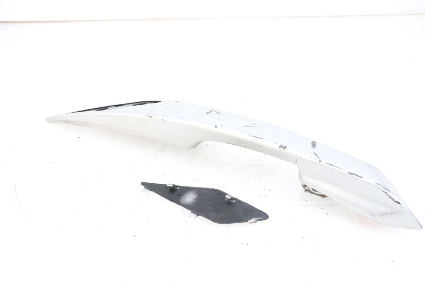 photo de POIGNEE ARRIERE DROITE  PEUGEOT SATELIS 125 (2010 - 2012) - Gros plan technique