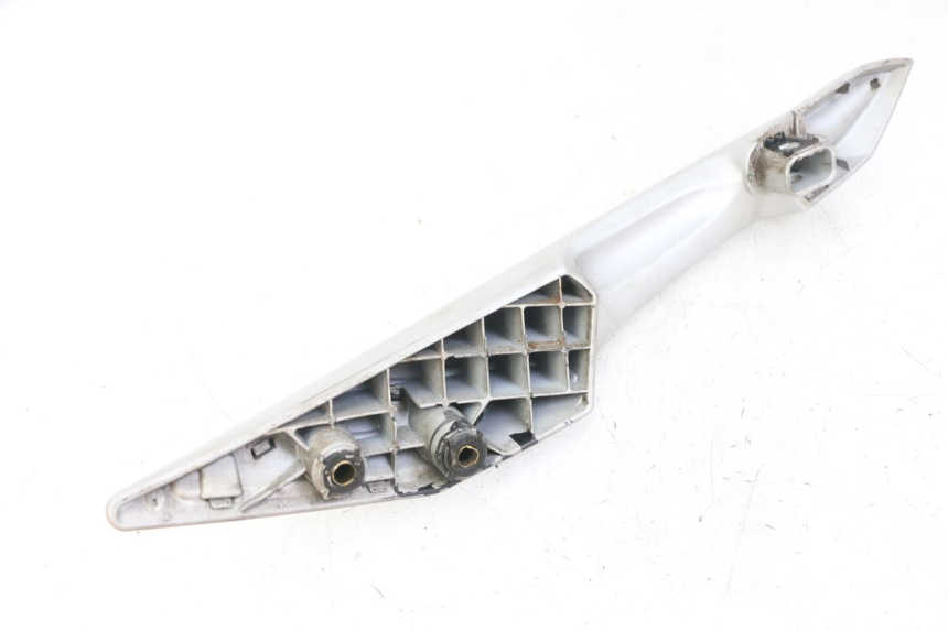 photo de POIGNEE ARRIERE DROITE  PEUGEOT SATELIS 125 (2013 - 2018) - Vue d’ensemble