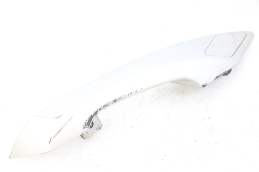 photo de POIGNEE ARRIERE DROITE  PEUGEOT SATELIS 125 (2013 - 2018) - État de surface