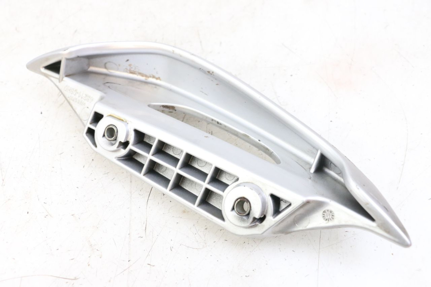 photo de POIGNEE ARRIERE DROITE SUZUKI BURGMAN 125 (2007 - 2014) - Zoom état d’usage