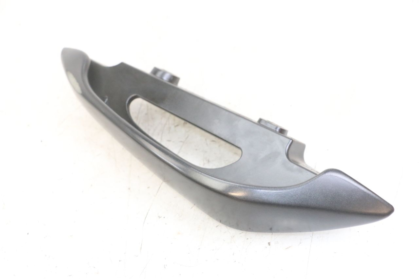 photo de POIGNEE ARRIERE DROITE  SUZUKI BURGMAN 125 (2018 - 2021) - Détail de la pièce