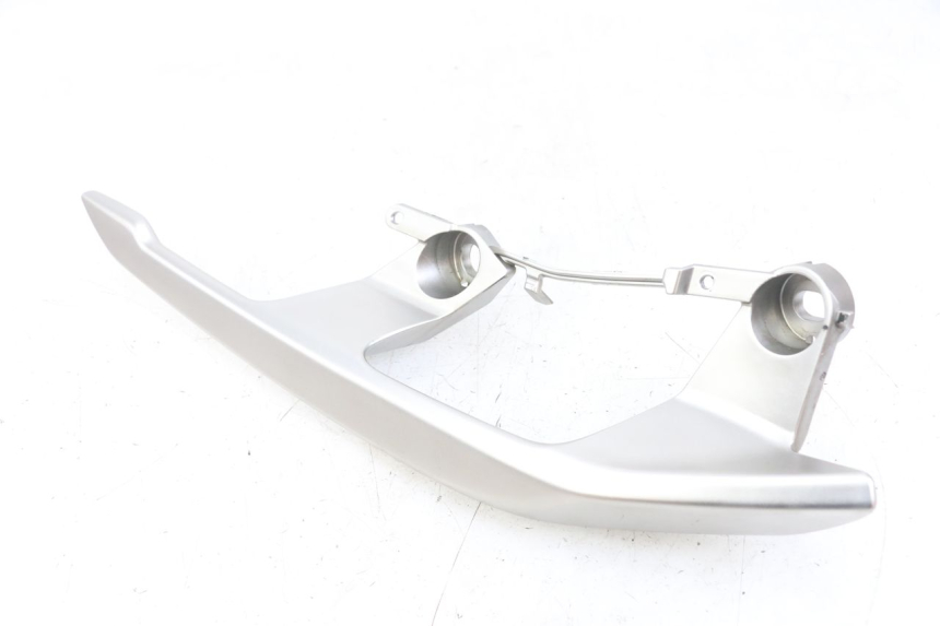 photo de POIGNEE ARRIERE DROITE YAMAHA XMAX X-MAX ABS 125 (2017 - 2020) - Vue principale