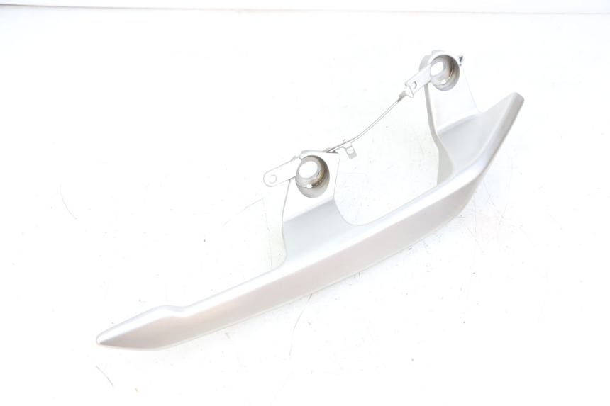 photo de POIGNEE ARRIERE DROITE YAMAHA XMAX X-MAX ABS 125 (2017 - 2020) - Points de fixation