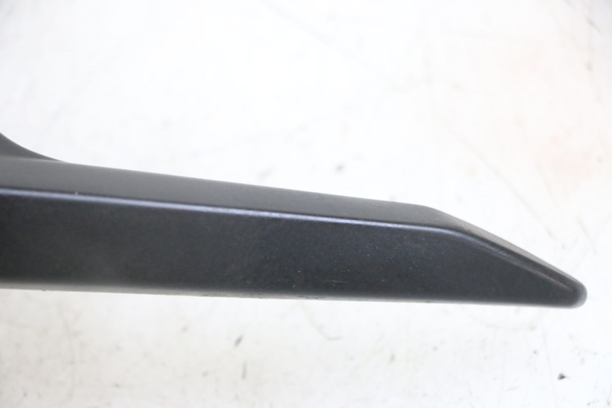 photo de POIGNEE ARRIERE DROITE YAMAHA X-MAX XMAX 125 (2010 - 2013) - Zoom état d’usage