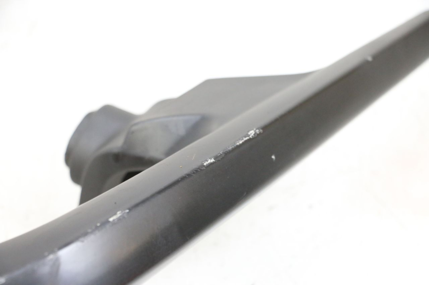 photo de POIGNEE ARRIERE DROITE YAMAHA X-MAX XMAX 125 (2010 - 2013) - Détail de la pièce