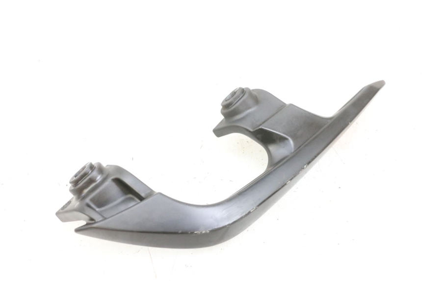 photo de POIGNEE ARRIERE DROITE YAMAHA X-MAX XMAX 125 (2010 - 2013) - Autre angle de vue