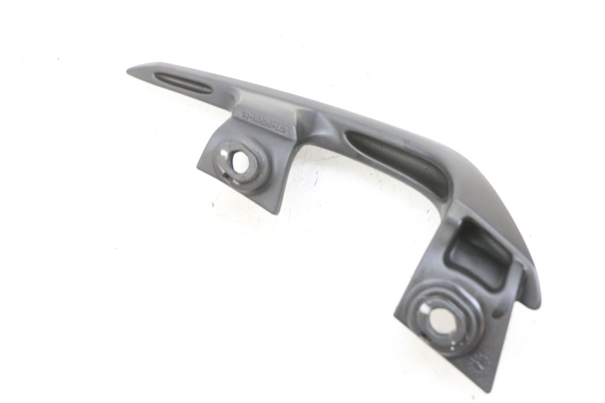 photo de POIGNEE ARRIERE DROITE YAMAHA X-MAX XMAX 125 (2010 - 2013) - Gros plan technique