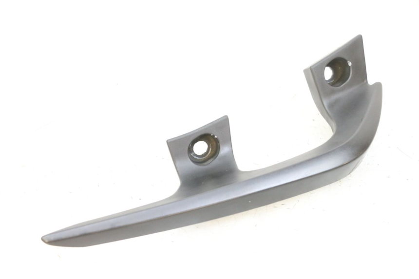 photo de POIGNEE ARRIERE DROITE YAMAHA X-MAX XMAX 125 (2010 - 2013) - Points de fixation