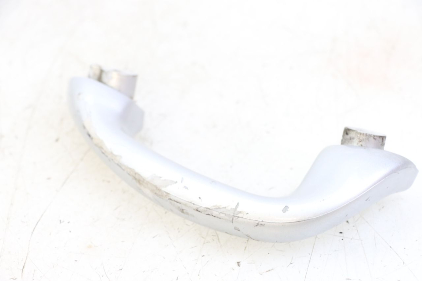 photo de POIGNEE ARRIERE DROITE YAMAHA NEOS NEO'S 4T 50 (2008 - 2016) - Zoom état d’usage