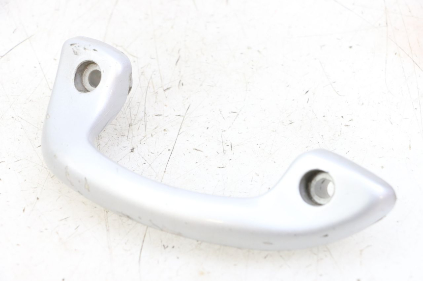 photo de POIGNEE ARRIERE DROITE YAMAHA NEOS NEO'S 4T 50 (2008 - 2016) - Gros plan technique