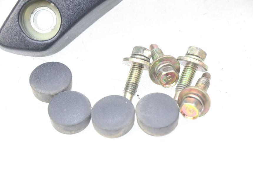 photo de POIGNEE ARRIERE HONDA FES PANTHEON 2T 125 (1998 - 2002) - Détail de la pièce