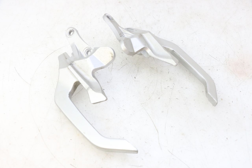 photo de POIGNEE ARRIERE STAHO FH 50 (2018 - 2019) - Points de fixation