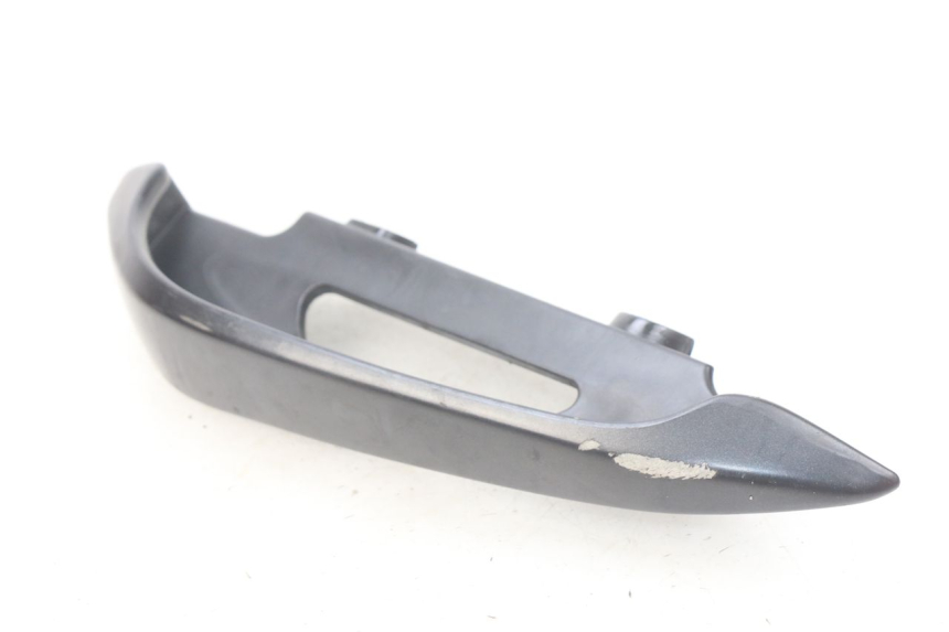 photo de POIGNEE ARRIERE GAUCHE SUZUKI BURGMAN 125 (2007 - 2014) - Détail de la pièce