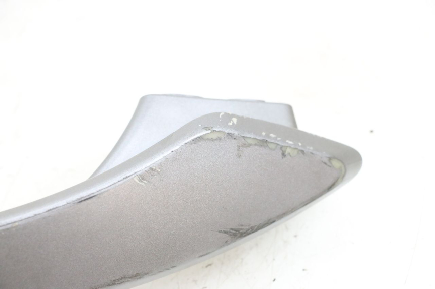 photo de POIGNEE ARRIERE GAUCHE SUZUKI BURGMAN 650 (2013 - 2020) - Zoom état d’usage