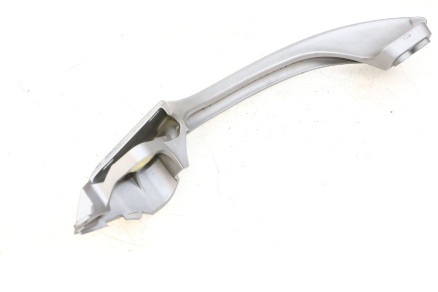 photo de POIGNEE ARRIERE GAUCHE SUZUKI BURGMAN 650 (2013 - 2020) - Autre angle de vue