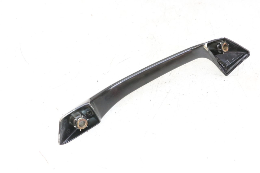 photo de POIGNEE ARRIERE GAUCHE GILERA NEXUS 300 (2008 - 2013) - Détail de la pièce