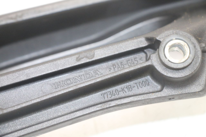 photo de POIGNEE ARRIERE GAUCHE HONDA FORZA 125 (2021 - 2025) - Pièce contrôlée