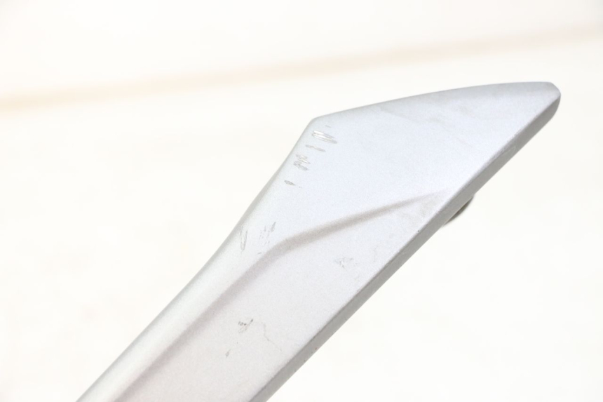 photo de POIGNEE ARRIERE GAUCHE SYM JOYMAX 125 (2010 - 2017) - Zoom état d’usage