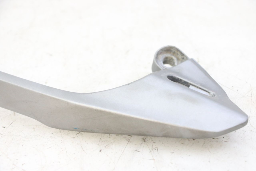 photo de POIGNEE ARRIERE GAUCHE SYM JOYMAX 125 (2010 - 2017) - Points de fixation