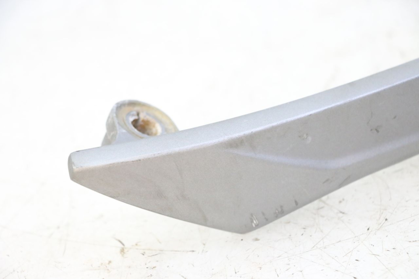 photo de POIGNEE ARRIERE GAUCHE SYM JOYMAX 125 (2010 - 2017) - État de surface