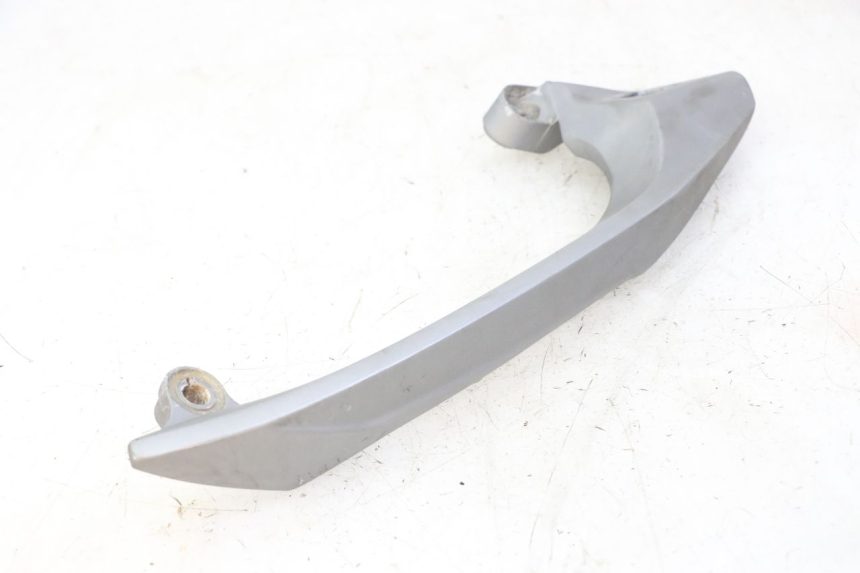 photo de POIGNEE ARRIERE GAUCHE SYM JOYMAX 125 (2010 - 2017) - Pièce contrôlée