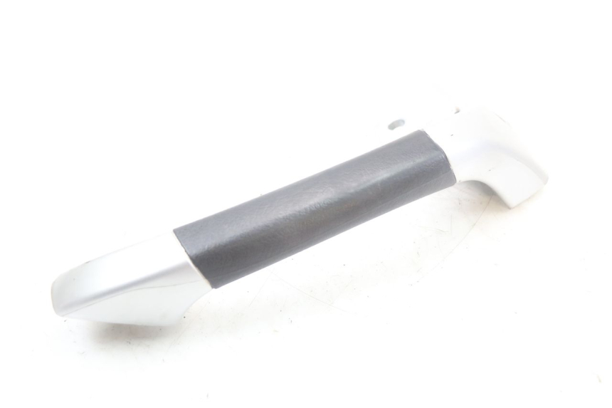 photo de POIGNEE ARRIERE GAUCHE PIAGGIO MP3 LT 400 (2007 - 2012) - Vue principale