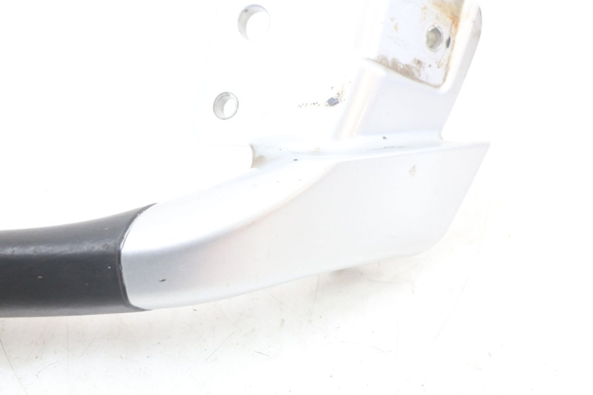 photo de POIGNEE ARRIERE GAUCHE PIAGGIO MP3 LT 400 (2007 - 2012) - Autre angle de vue