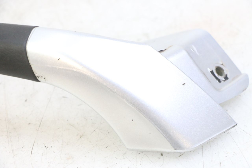 photo de POIGNEE ARRIERE GAUCHE PIAGGIO MP3 LT 300 (2010 - 2016) - Zoom état d’usage