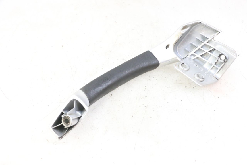 photo de POIGNEE ARRIERE GAUCHE PIAGGIO MP3 LT 300 (2010 - 2016) - Autre angle de vue
