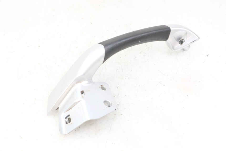 photo de POIGNEE ARRIERE GAUCHE PIAGGIO MP3 LT 300 (2010 - 2016) - État de surface