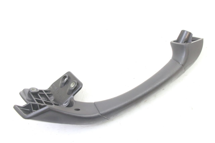 photo de POIGNEE ARRIERE GAUCHE PIAGGIO MP3 500 (2011 - 2015) - Autre angle de vue