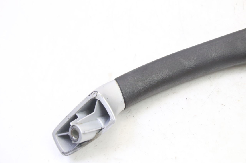 photo de POIGNEE ARRIERE GAUCHE PIAGGIO MP3 RL 250 (2006 - 2010) - Vue d’ensemble