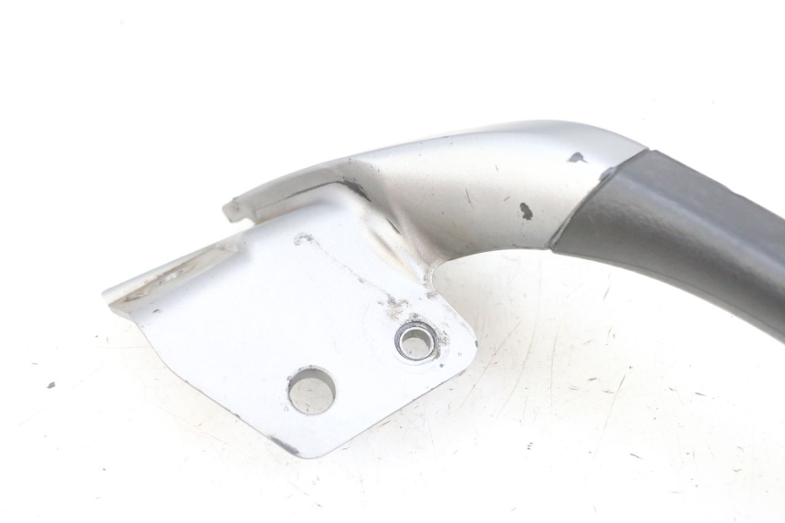 photo de POIGNEE ARRIERE GAUCHE PIAGGIO MP3 125 (2006 - 2014) - Pièce contrôlée
