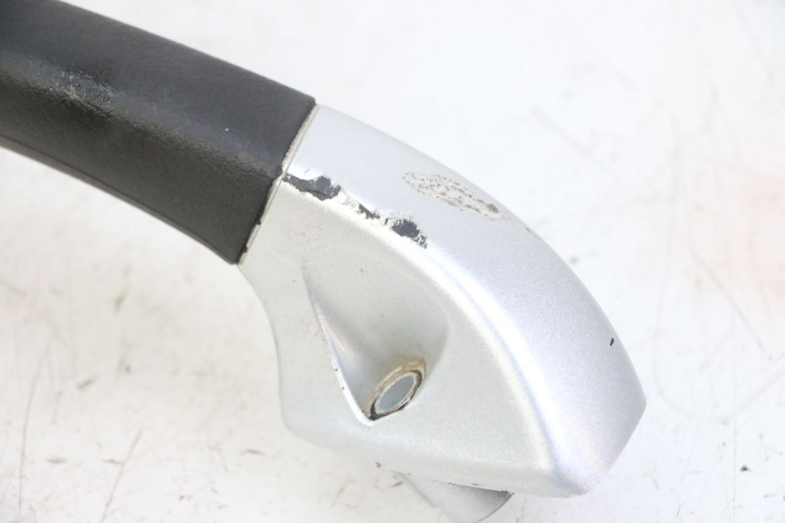 photo de POIGNEE ARRIERE GAUCHE PIAGGIO MP3 LT 400 (2007 - 2012) - État de surface