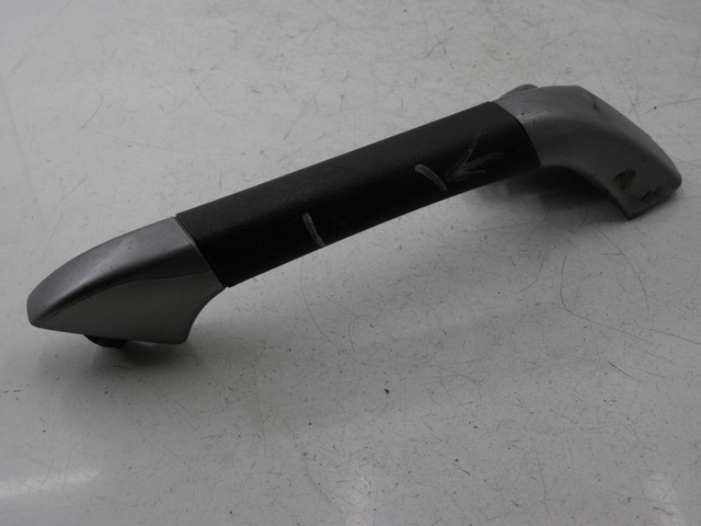 photo de POIGNEE ARRIERE GAUCHE PIAGGIO MP3 RL 125 (2008 - 2009) - Vue principale