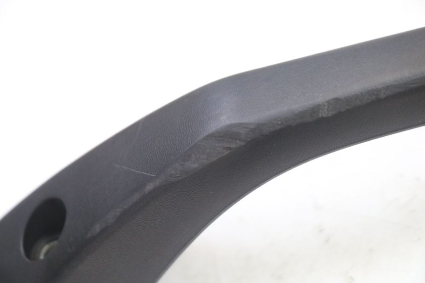 photo de POIGNEE ARRIERE GAUCHE GILERA RUNNER SP 50 (2006 - 2008) - Détail de la pièce