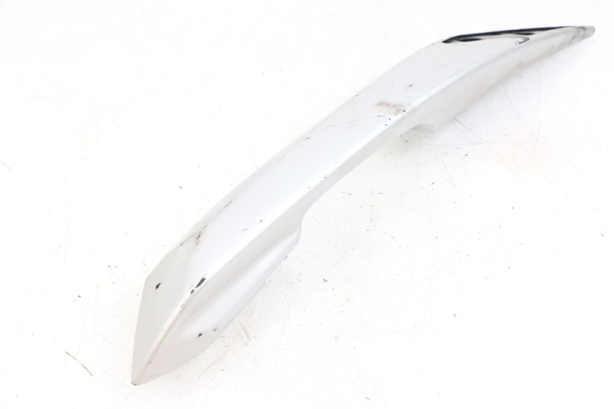 photo de POIGNEE ARRIERE GAUCHE PEUGEOT SATELIS 125 (2010 - 2012) - Autre angle de vue