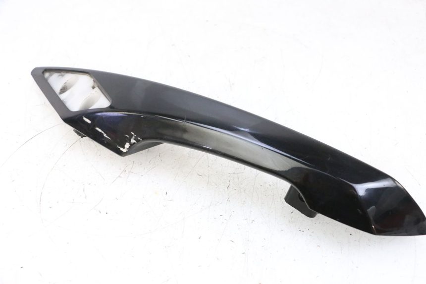 photo de POIGNEE ARRIERE GAUCHE PEUGEOT SATELIS 125 (2013 - 2018) - Vue principale